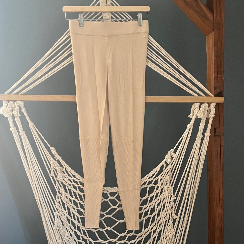 Everyday Sunday Leggings in Sand